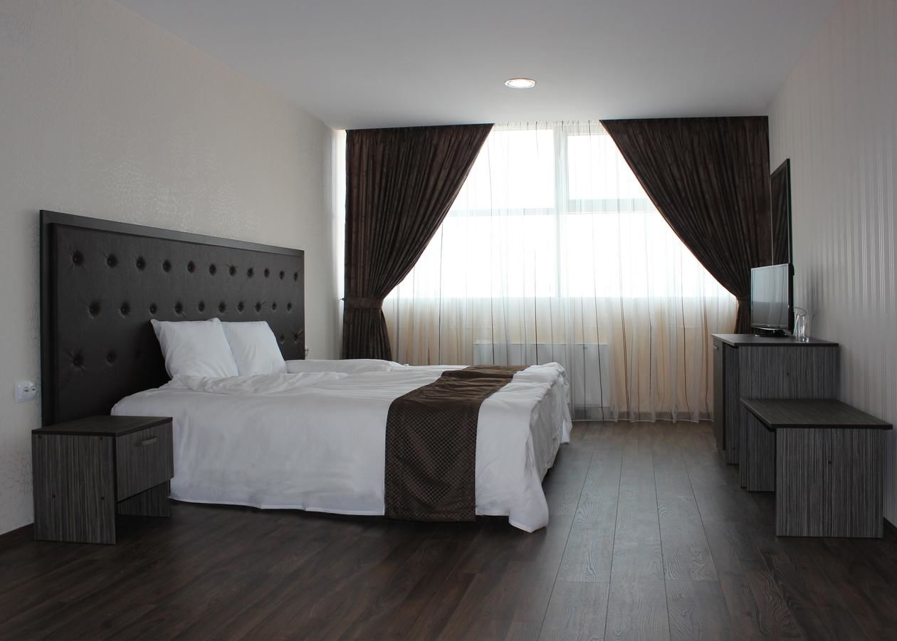 Отель Family Hotel Silistra Силистра-4